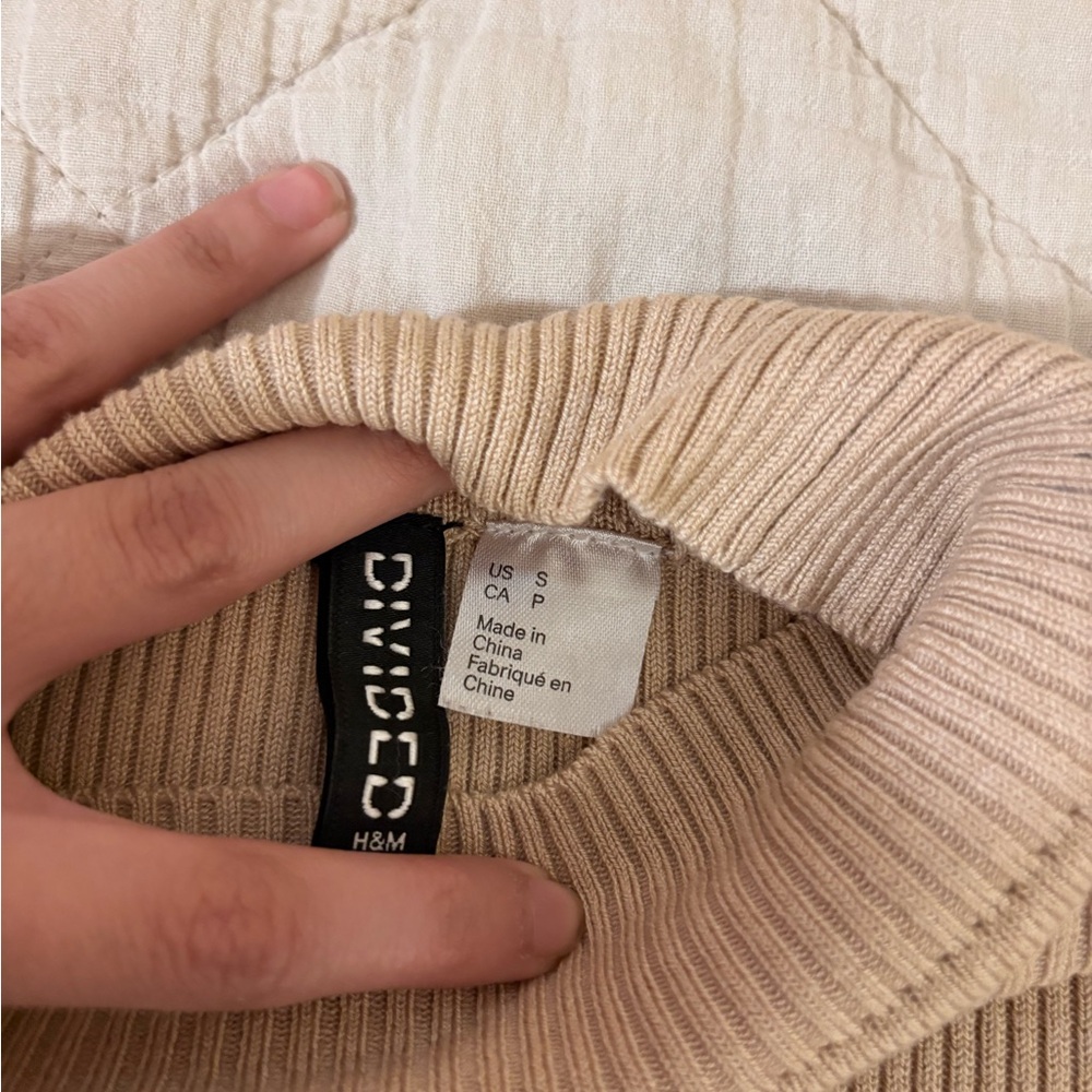 H&M Light Beige Ribbed Long Sleeve Top - Picture 2 of 3